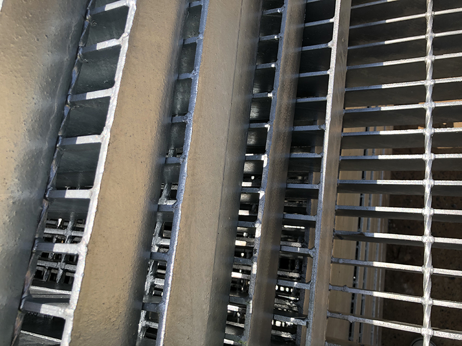 Advanciv Grates